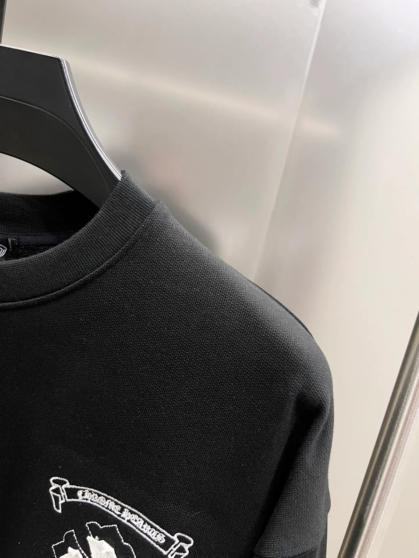 🅿️310 CH Cro 2025 autumn and winter new style, customized 430g double yarn plain fabric, round neck long-sleeved sweatshirt, cross three-dimensional embroidery technology + cross patch hardware, the real thing is great🔥Same style for men and women, loose version, size S M L XL XXL five sizes black white